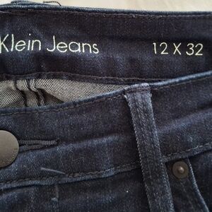 Calvin Klein, dark wash jeans. Only worn twice and in new condition. Size 12.